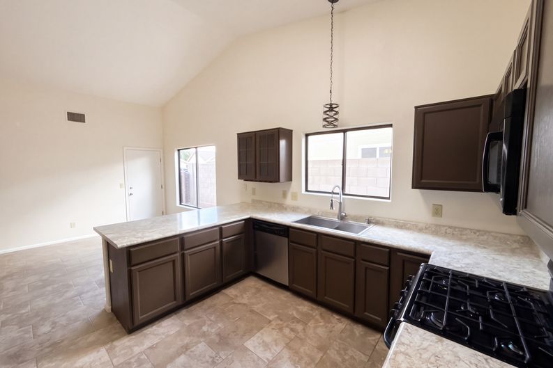 Photo 6 of 20 of 9324 E Lochnay Ln, Tucson, AZ