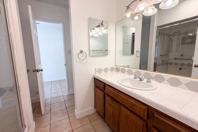 Photo 21 of 40 of 15408 Glentree Rd, Valley Center, CA