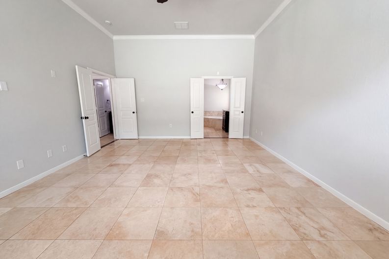 Photo 4 of 21 of 25722 Lake Springs Way, Spring, TX