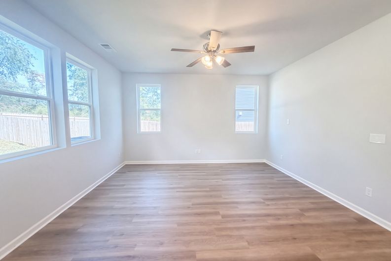 Photo 3 of 19 of 133 Timber Crest Trl, White Bluff, TN