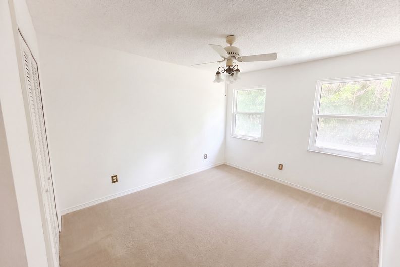 Photo 4 of 21 of 1832 SE Wexford Ct, Port Saint Lucie, FL