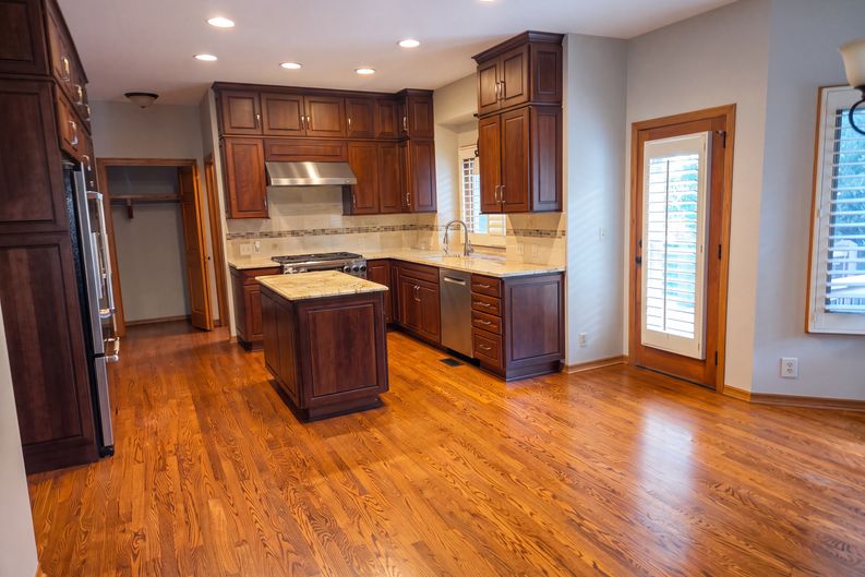 Photo 26 of 30 of 945 N Woodridge Ct, Wichita, KS