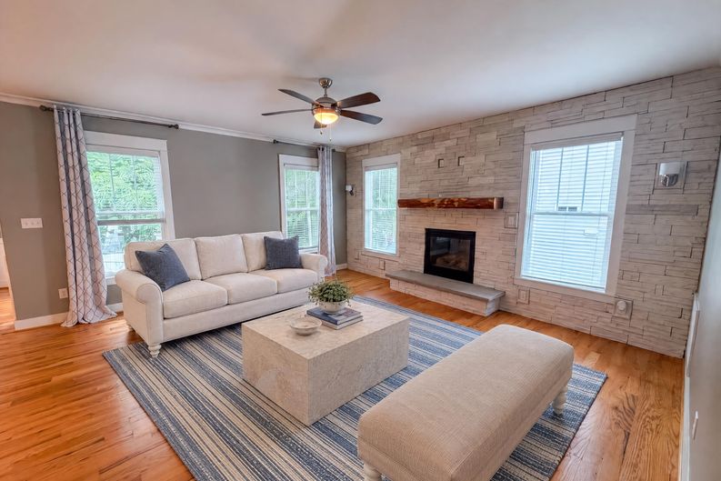 Photo 8 of 27 of 3224 Barkham Dr, Midlothian, VA