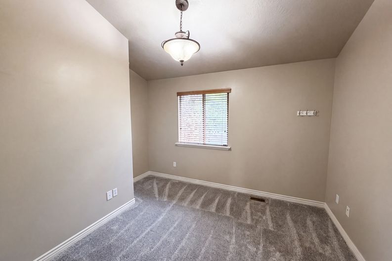Photo 15 of 31 of 14496 S Fox Creek Dr, Herriman, UT