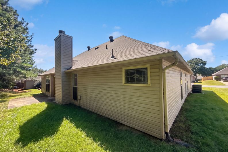 Photo 5 of 21 of 5464 Virginia Way, Bessemer, AL