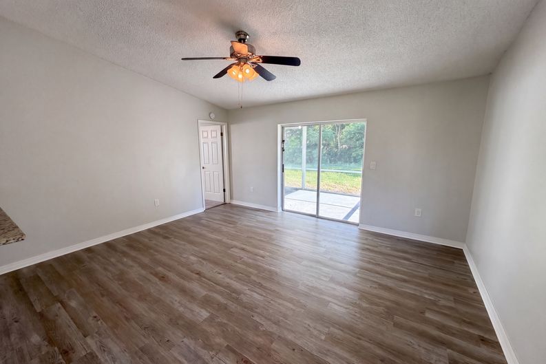 Photo 11 of 30 of 11339 Stacy St, Spring Hill, FL