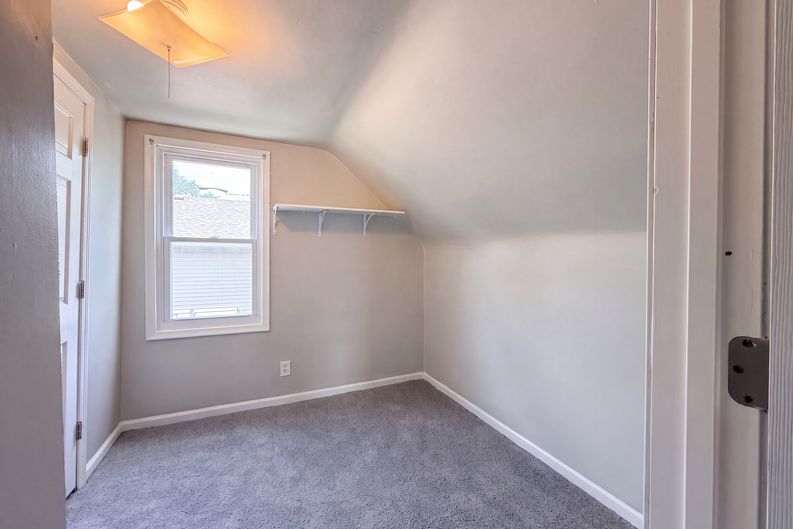 Photo 7 of 20 of 6455 Norborne Ave, Dearborn Heights, MI