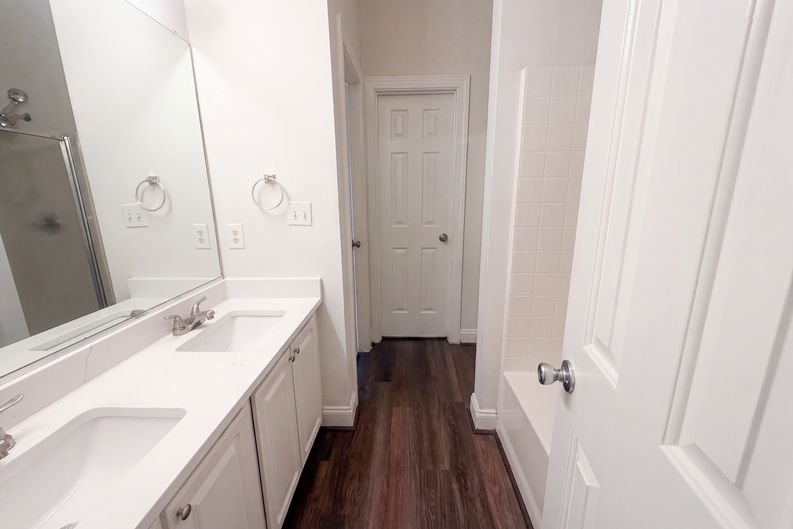 Photo 18 of 22 of 6205 Lea Ray Dr, Greensboro, NC
