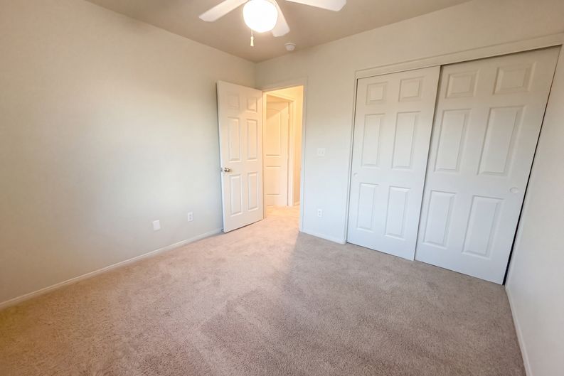 Photo 14 of 25 of 1008 Windhook St, Las Vegas, NV