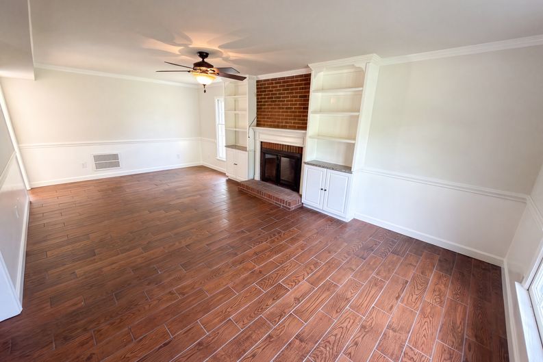 Photo 3 of 19 of 8909 Danson Dr, Charlotte, NC