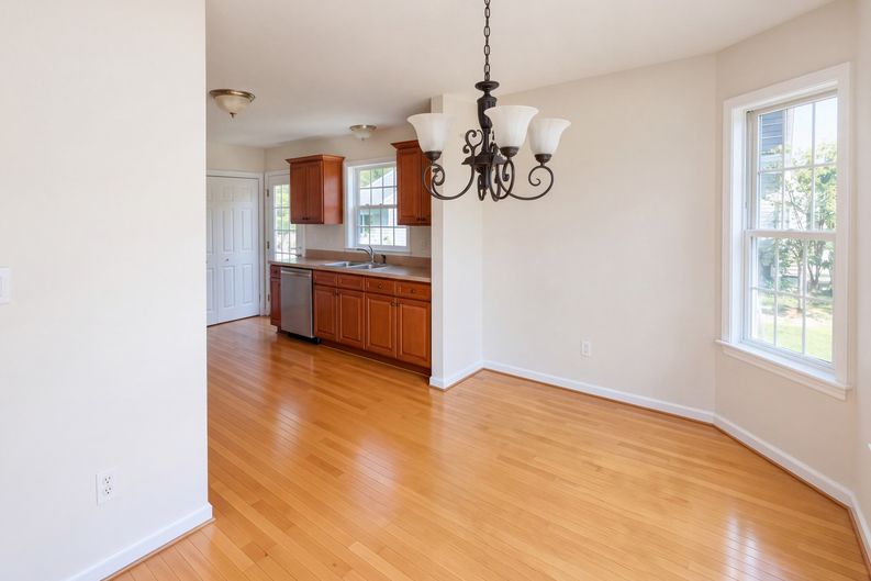 Photo 8 of 22 of 3153 Chartwood Dr, Sandston, VA