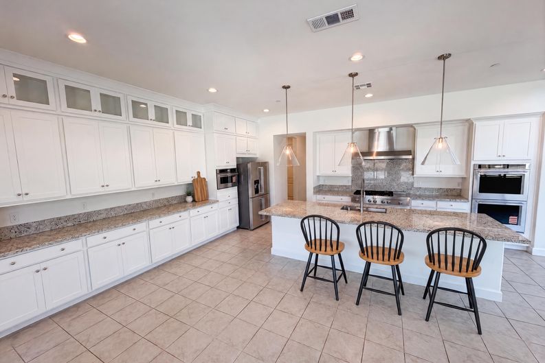 Photo 13 of 43 of 17698 Col Ranch Dr, Riverside, CA