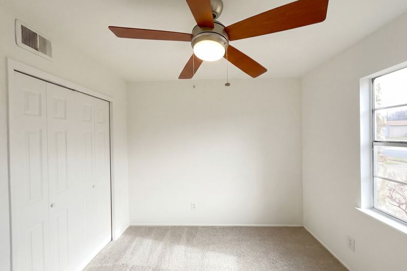 Photo 12 of 17 of 8541 Strathmore Dr, Dallas, TX