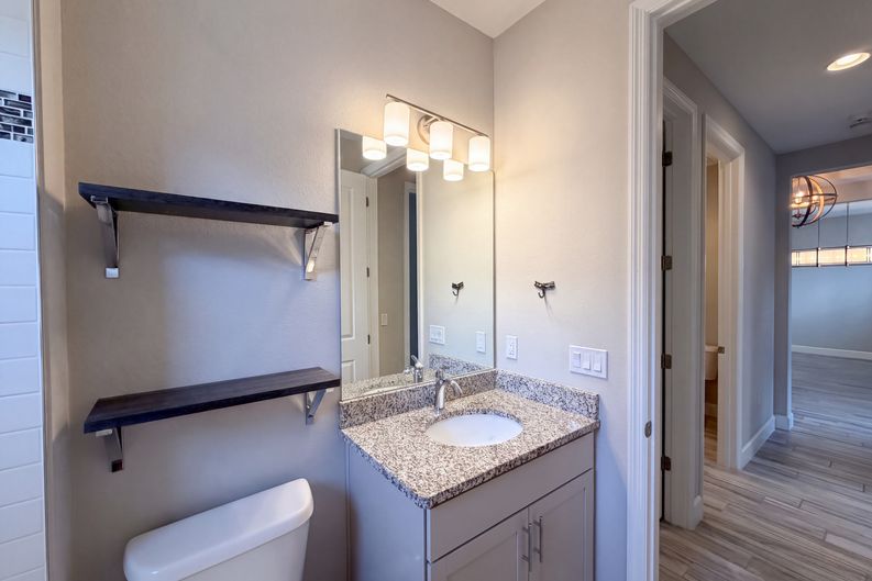 Photo 17 of 28 of 1011 Victoria Hills Dr S, Deland, FL