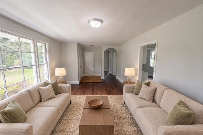 Photo 6 of 20 of 1937 Beckley Dr, Columbia, SC