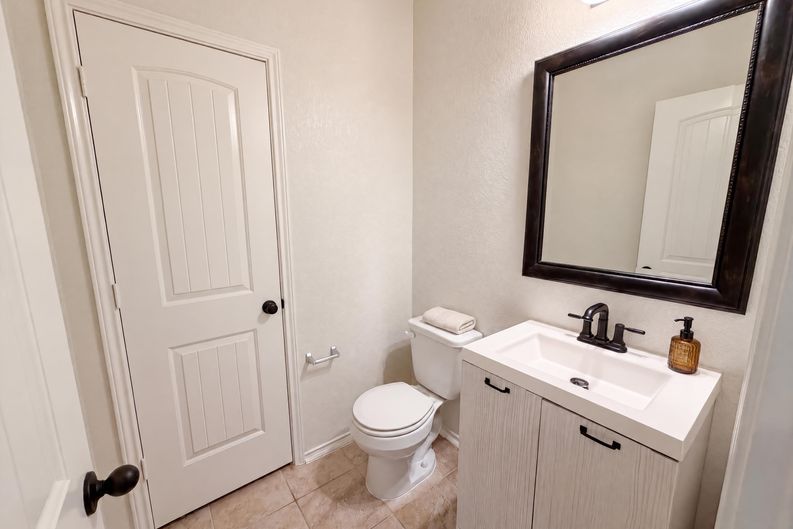 Photo 10 of 19 of 252 Sage Derby Dr, Hutto, TX