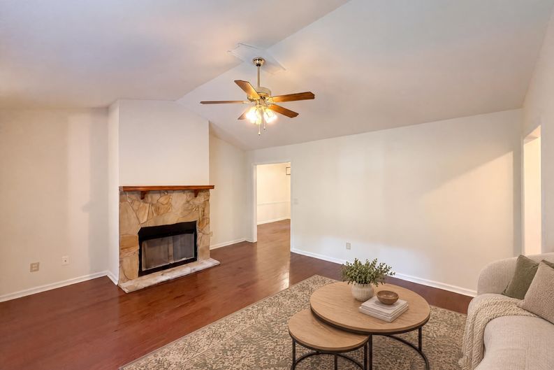 Photo 3 of 26 of 103 Saddlebrook Ct, Lagrange, GA