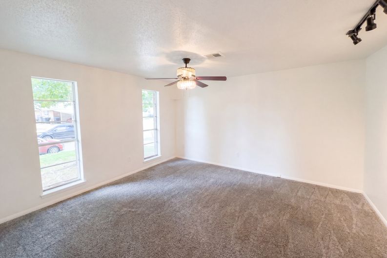 Photo 8 of 24 of 1513 N Bradley Ave, Oklahoma City, OK