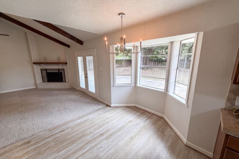 Photo 7 of 21 of 912 S 23rd St, Nederland, TX