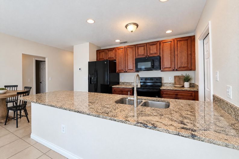 Photo 3 of 17 of 7606 Leon Ave, Temple Terrace, FL