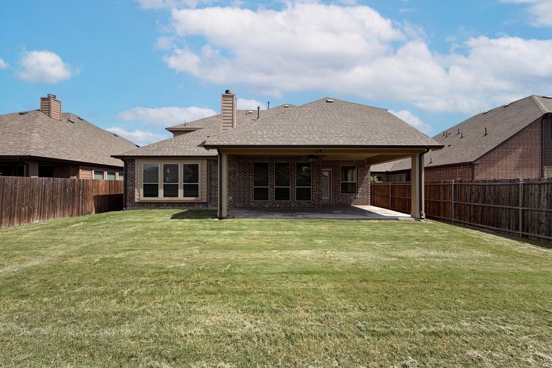 Photo 30 of 34 of 725 Lyndhurst Dr, Anna, TX