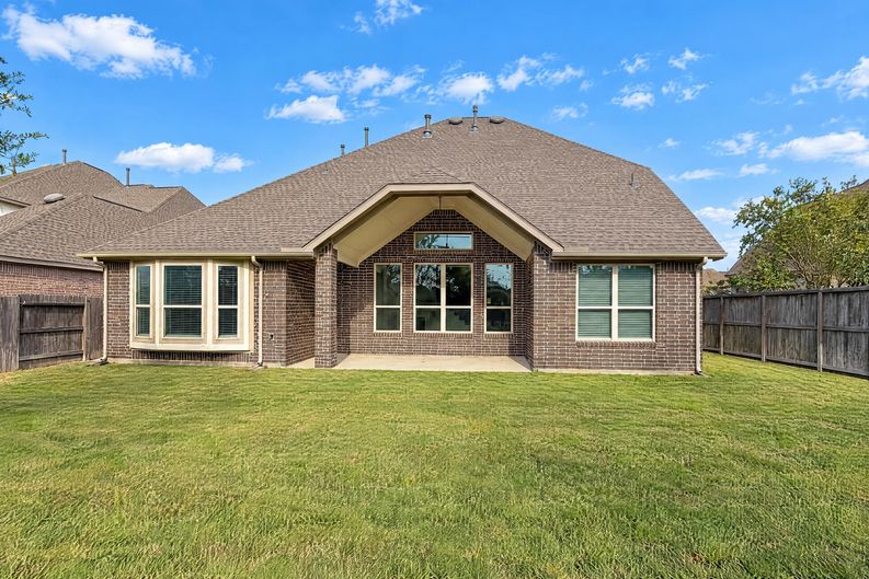 Photo 5 of 32 of 6503 Providence River Ln, Katy, TX