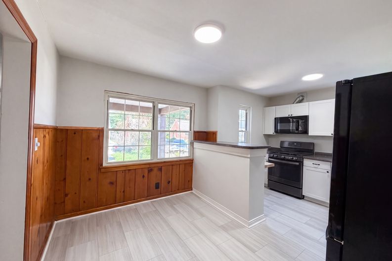 Photo 7 of 21 of 1304 Coolidge Ave, Cincinnati, OH