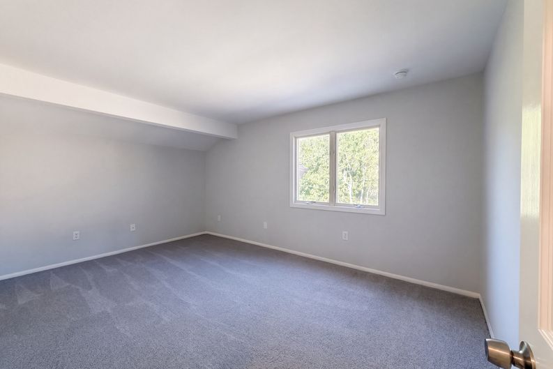 Photo 12 of 17 of 11569 Viking Ave, Porter Ranch, CA