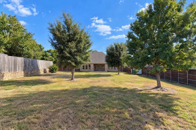 Photo 26 of 28 of 6715 Winding Valley Trl, Rowlett, TX