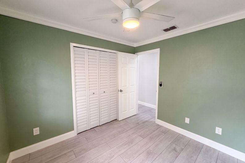 Photo 10 of 17 of 976 Liskeard Ave, Orange City, FL