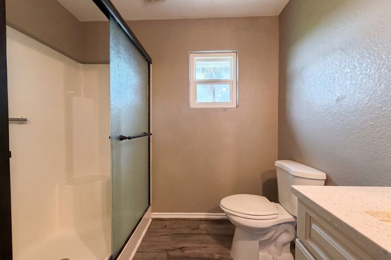 Photo 14 of 19 of 552 Marshall Johnson Ave S, Port Lavaca, TX