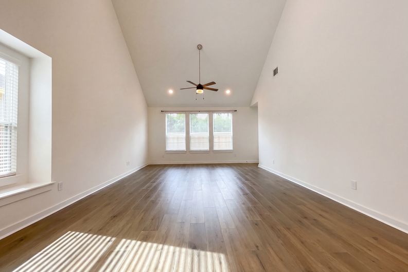Photo 11 of 19 of 118 Neches Nook Ct, Conroe, TX