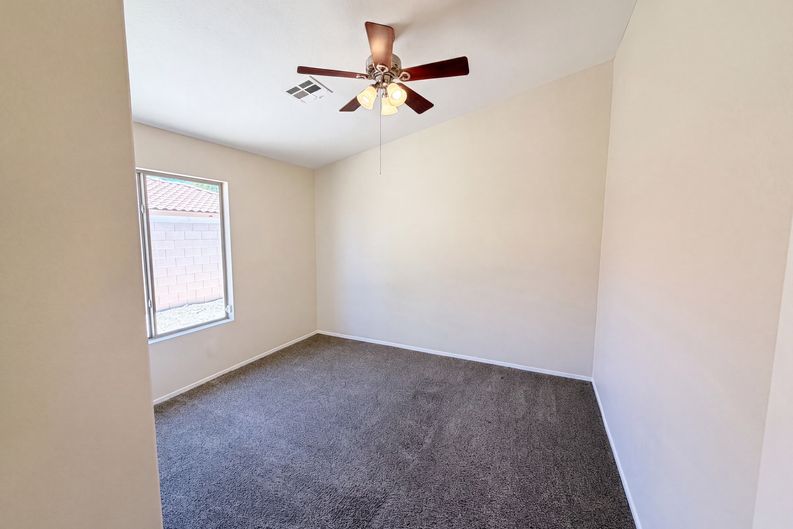 Photo 5 of 41 of 7912 Quill Gordon Ave, Las Vegas, NV