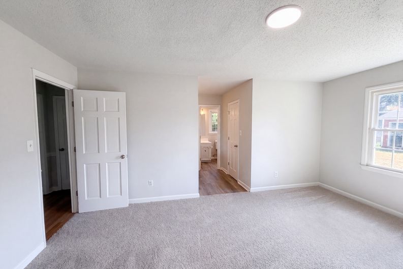 Photo 9 of 20 of 4202 Wrentree Dr, Dallas, NC