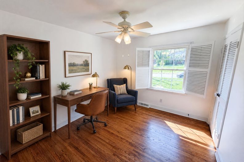 Photo 11 of 24 of 6621 Starcrest Dr, Charlotte, NC
