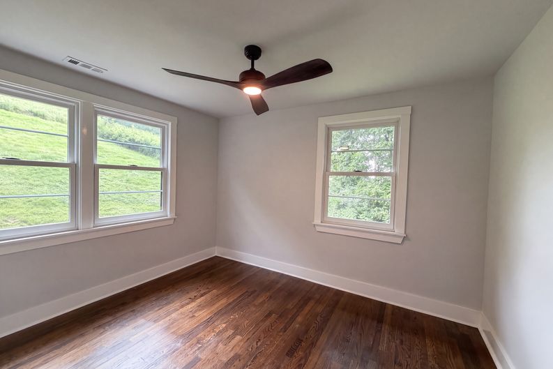 Photo 15 of 36 of 6112 Pinehurst Dr, Nashville, TN