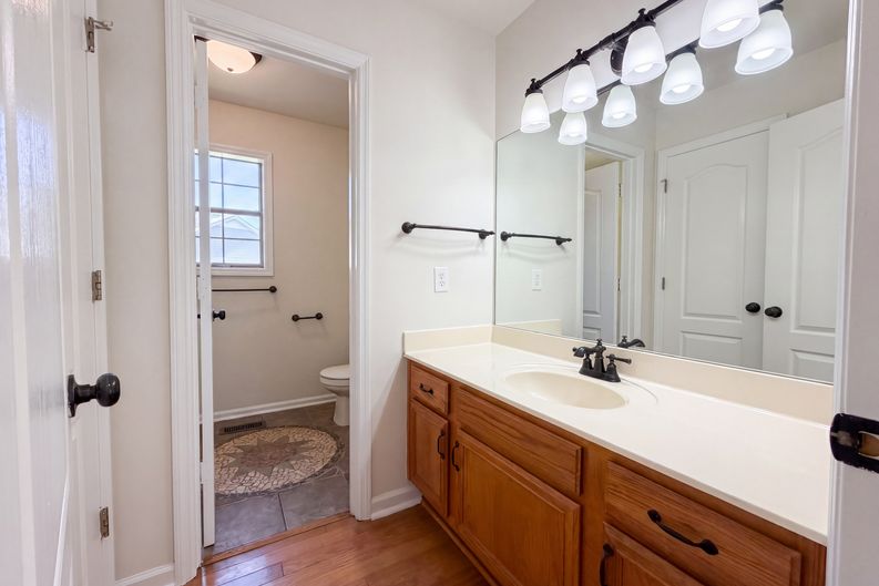 Photo 6 of 15 of 1037 Shadowbrook Dr, Greenbrier, TN