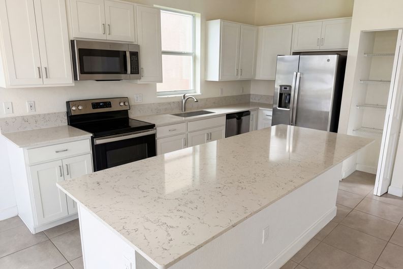 Photo 13 of 42 of 12473 NW Lynch Ln, Port Saint Lucie, FL
