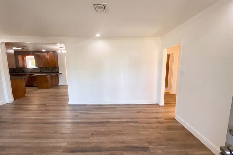 Photo 6 of 29 of 3450 Sierra View Ln, Sacramento, CA