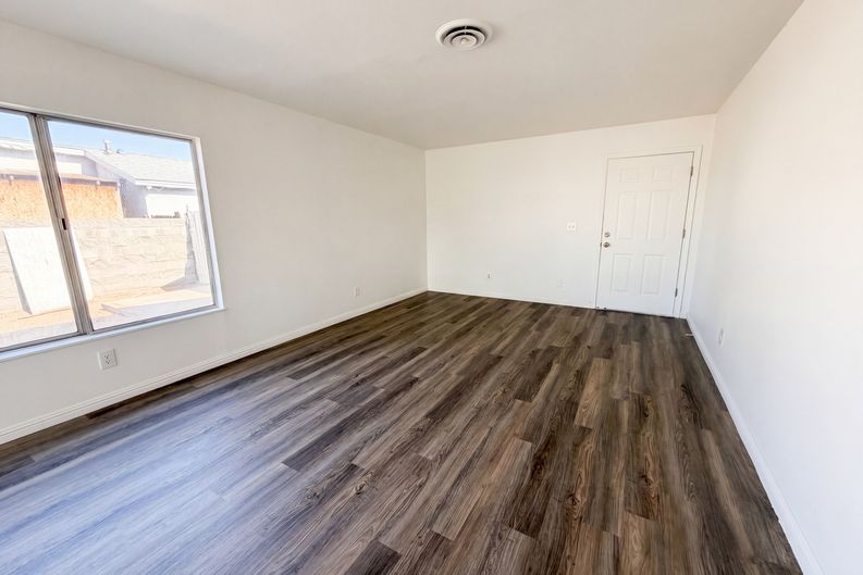 Photo 9 of 44 of 4018 Shady Oak Dr, Las Vegas, NV