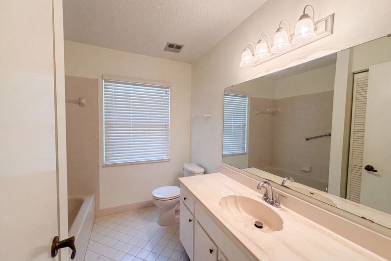 Photo 14 of 19 of 228 Bob White Ct, Daytona Beach, FL