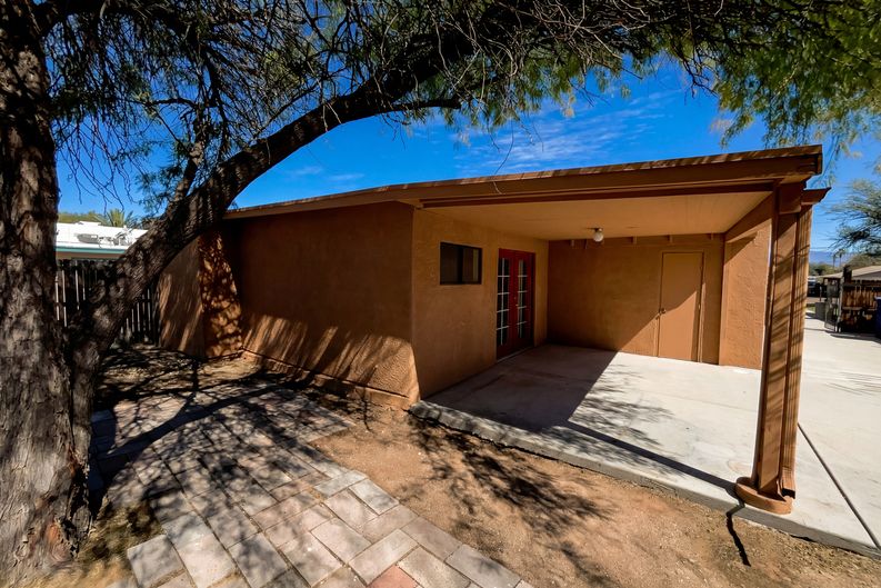 Photo 5 of 21 of 643 N Catalina Ave, Tucson, AZ