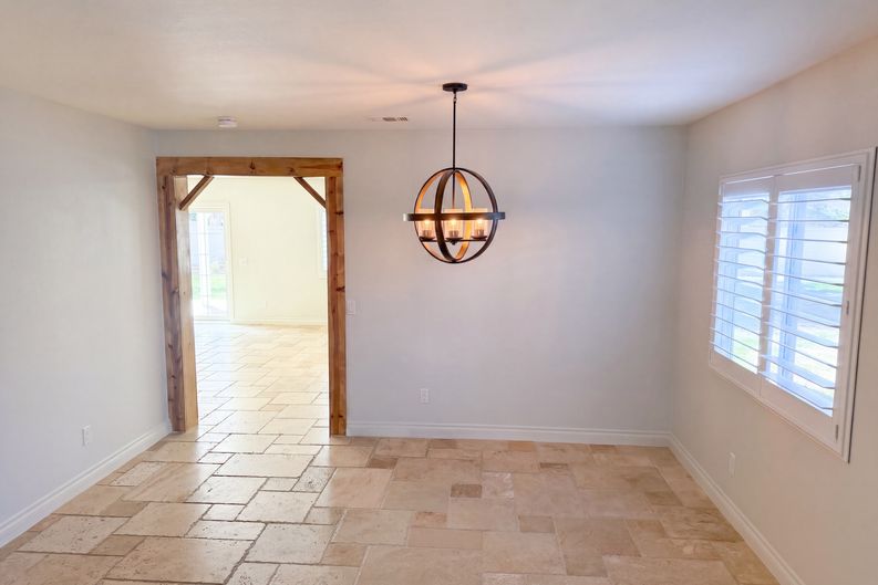 Photo 7 of 26 of 5105 Mendip St, Oceanside, CA