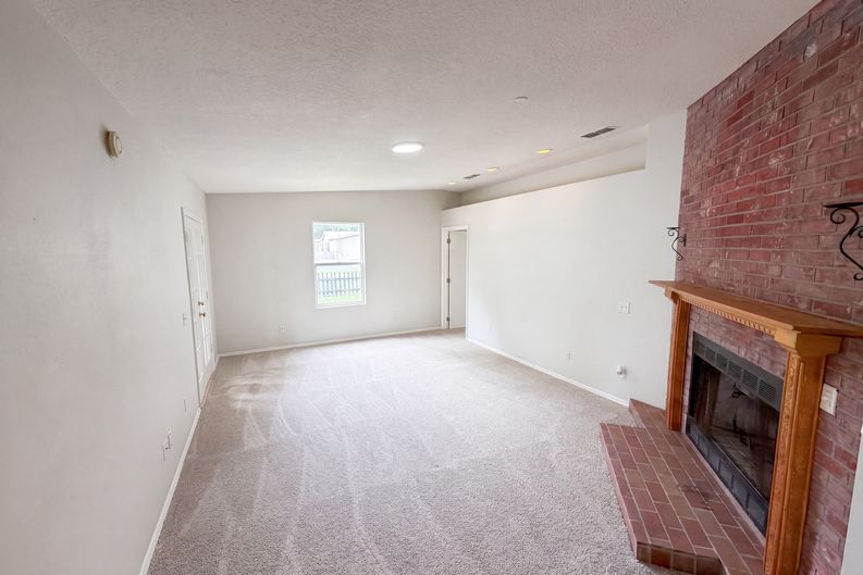 Photo 6 of 38 of 1721 Evergreen St, Kissimmee, FL