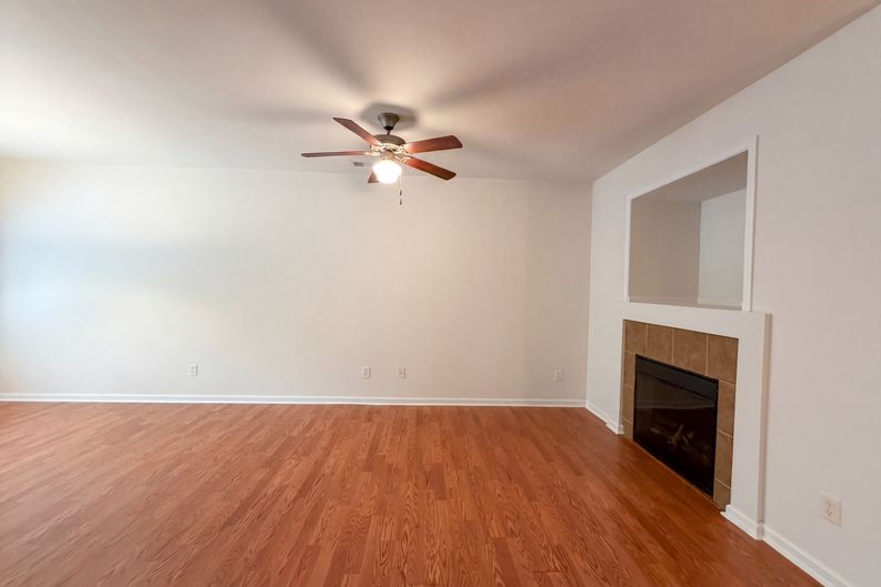 Photo 11 of 32 of 471 Tufton Trl SE, Atlanta, GA