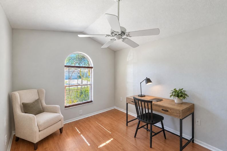 Photo 8 of 21 of 22827 Richardson Ln, Land O Lakes, FL