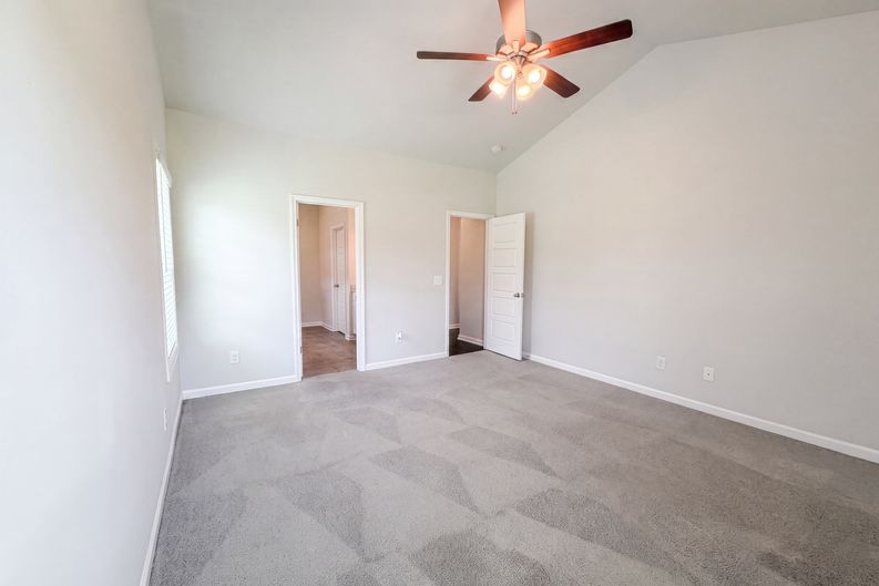 Photo 10 of 23 of 734 Mitscher Dr, Spring Hill, TN