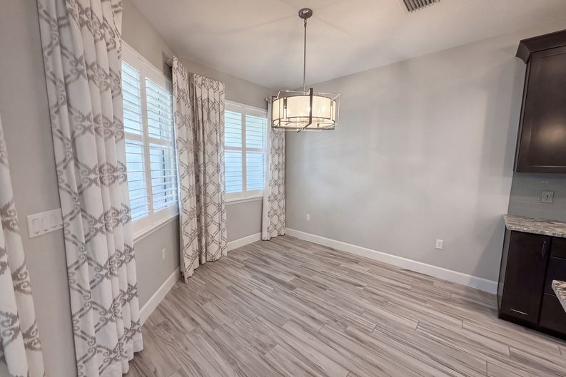 Photo 10 of 28 of 1011 Victoria Hills Dr S, Deland, FL