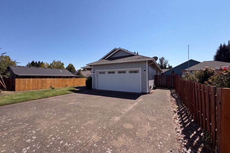 Photo 20 of 22 of 1586 NE Grandhaven St, McMinnville, OR