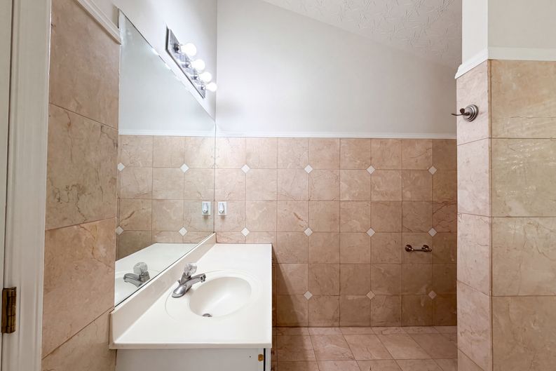 Photo 12 of 29 of 3324 Baymount Way, Lawrenceville, GA